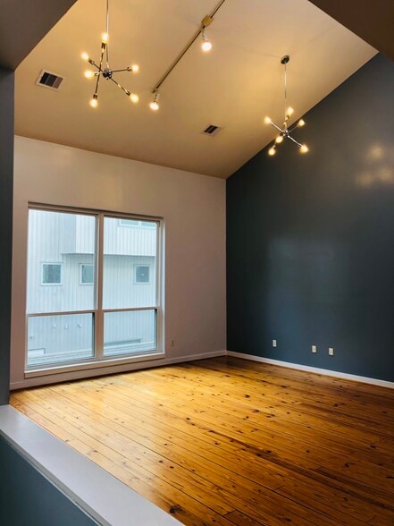 Living room - 2716 Chenevert St
