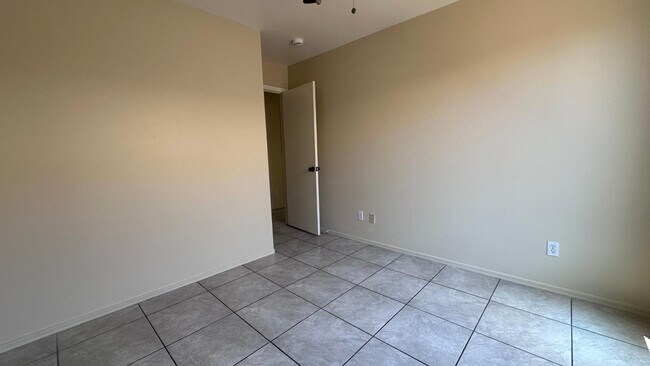 Building Photo - 6608 W Gross Ave