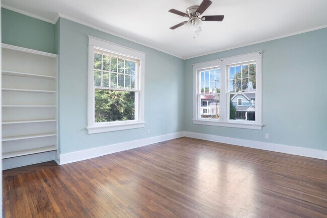 Building Photo - Charming Historic 2BR Apartment with Garag...