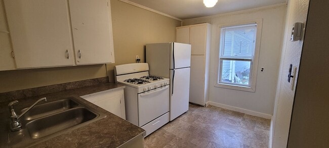 Primary Photo - 405 Mississippi Ave NW