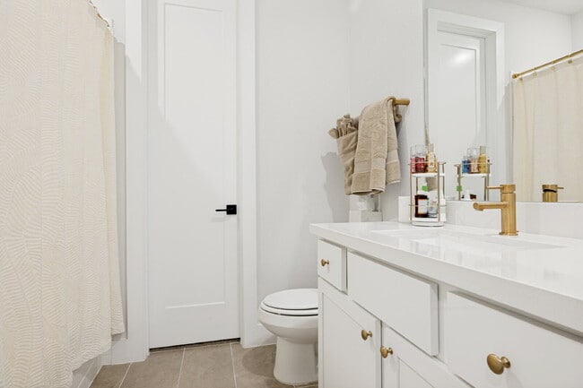 Building Photo - Brand New 4BD/4BA Townhome in Plano – Available Now!