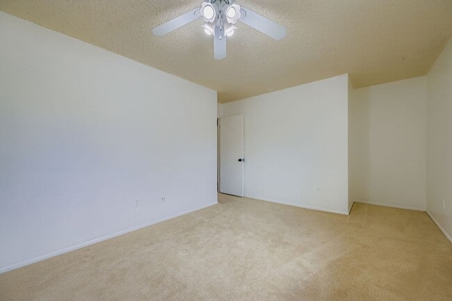 Building Photo - 1858 Centaur Cir