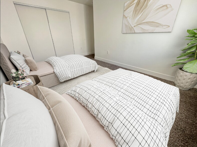 Building Photo - 1033 S Montebello Blvd