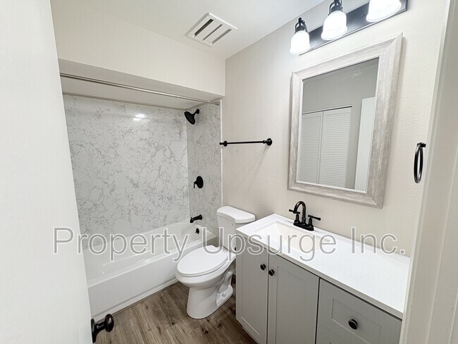 Building Photo - 2405 Sunny Ln