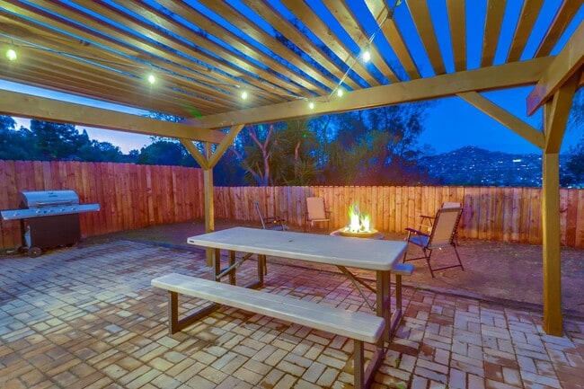 Building Photo - Barcelona Ridge Estates