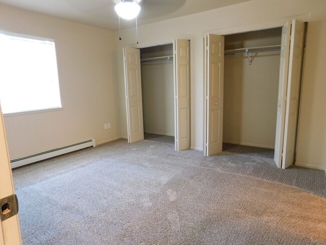 Building Photo - 1107 E Carolina Ave