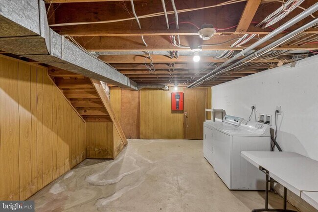 Building Photo - 530 S 15th St