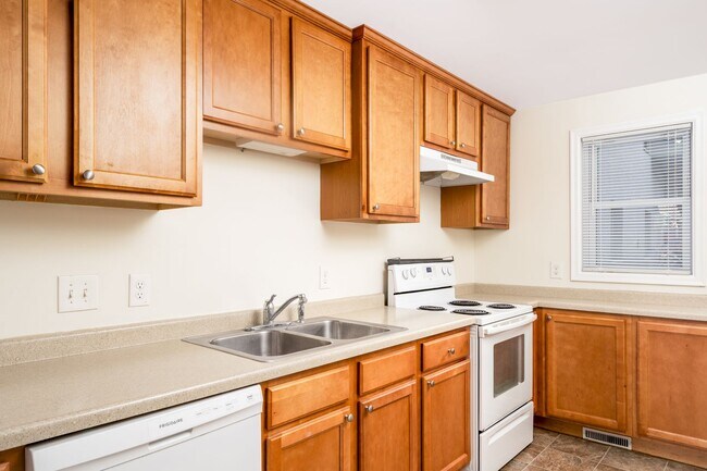 Building Photo - ENTIRE HOUSE: Cozy 2-Bedroom Home in Beautiful Prospect Park!