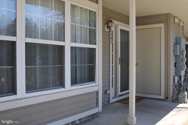 Building Photo - 2602 Beacon Hill Dr