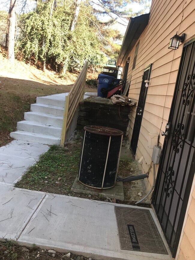 Primary Photo - 3985 Ferry Ln SW