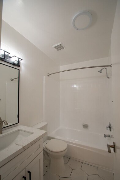Building Photo - 10925 Peach Grove St
