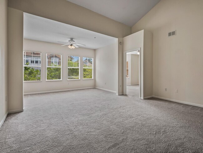 Building Photo - 2801 Chancellorsville Dr