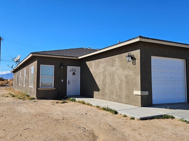 Primary Photo - 7020 Landis Ave