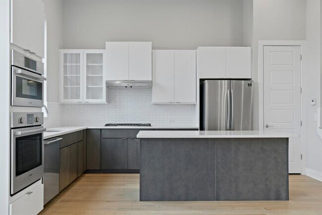 Building Photo - 6201 Toscana Ave