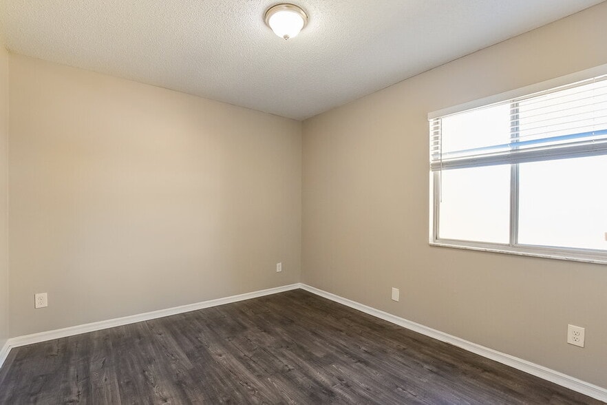 Building Photo - 1871 Meadowgold Ln