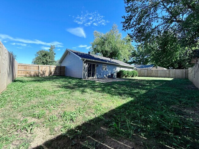 Building Photo - ***2607 Walker St***