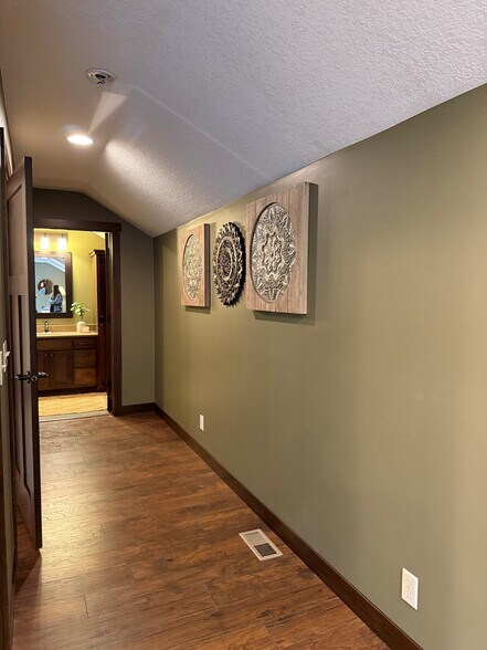 upstairs 2nd master suite - 98 Tribute Ave