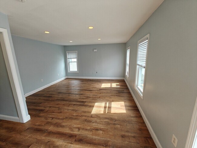 Building Photo - 102 Mt Pleasant Ave