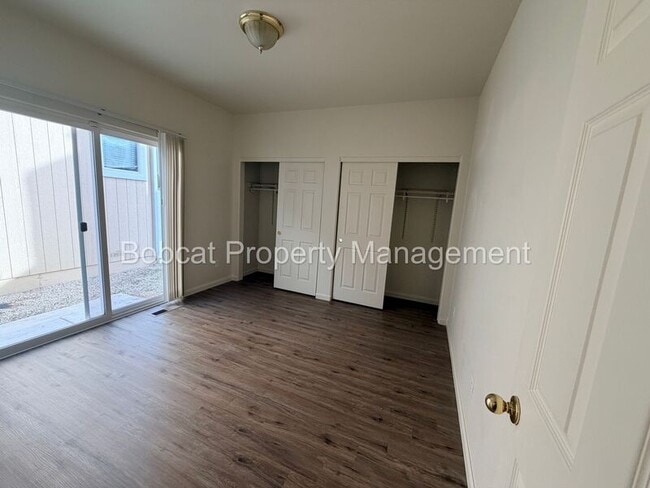 Building Photo - 1272 Woodside Dr