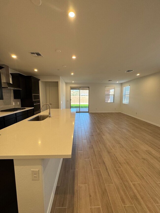 Building Photo - Brand new home in Vistancia/ $500 off move in by 11-1-2025 ***