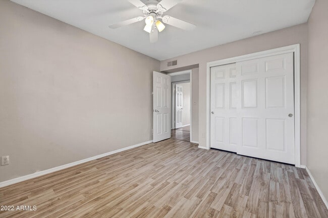 Building Photo - 16250 N 64th Pl