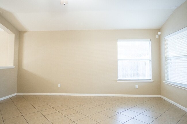 Building Photo - 6342 Applewood Forest Dr