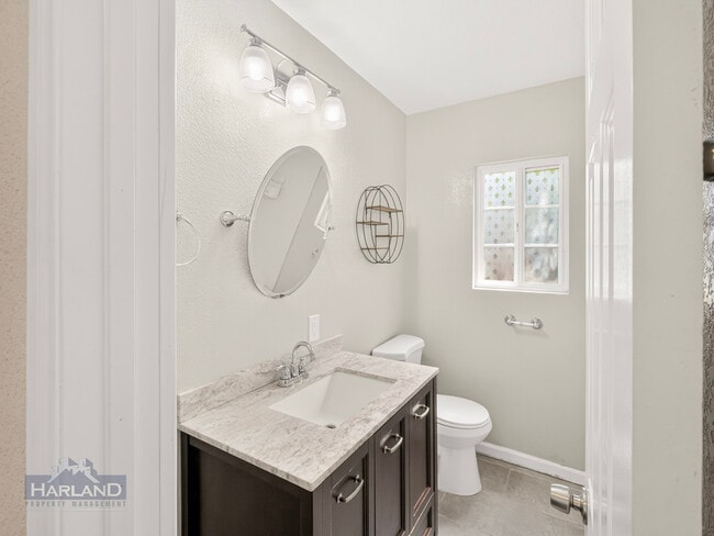 Building Photo - 5580 Dream St