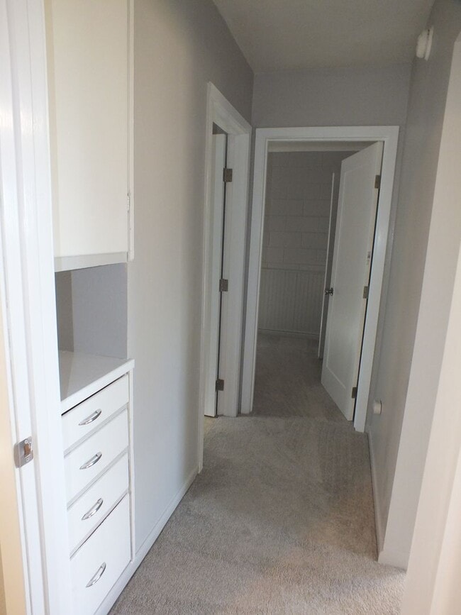 Building Photo - Placerville 2/1 with garage and small yard...