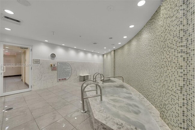 Building Photo - 253 NE 2nd St