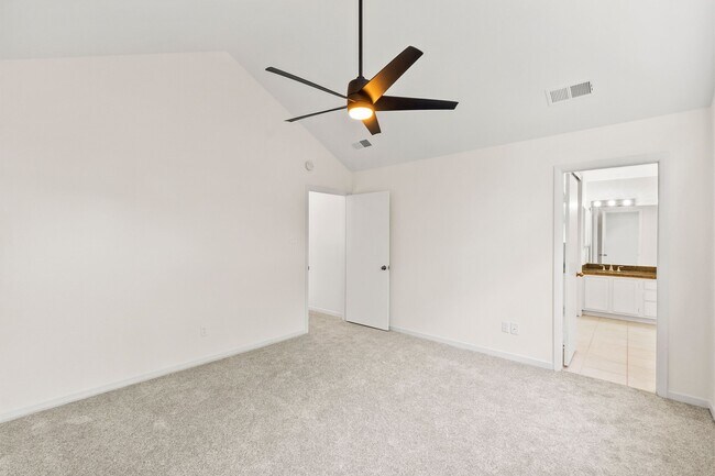 Building Photo - 15 Breezy Point Pl