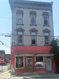 Building Photo - 3301 6th Ave