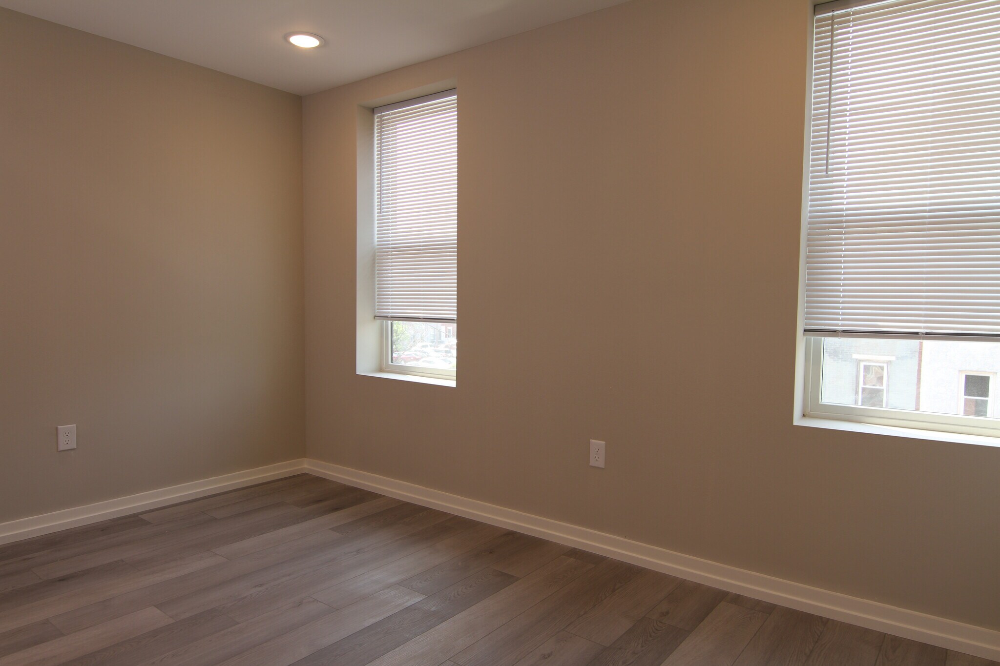 Building Photo - 3945 Baring St