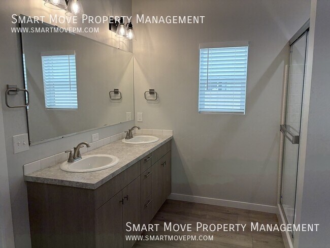 Building Photo - 611 W Snowy Owl St