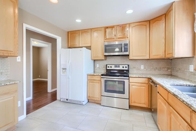 Building Photo - 3084 W Chenango Ave