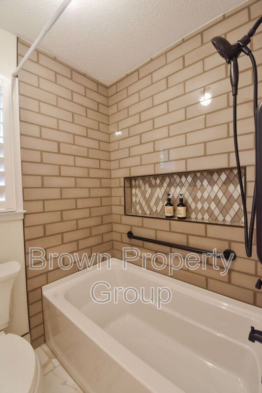 Building Photo - 2417 Dartmouth Dr