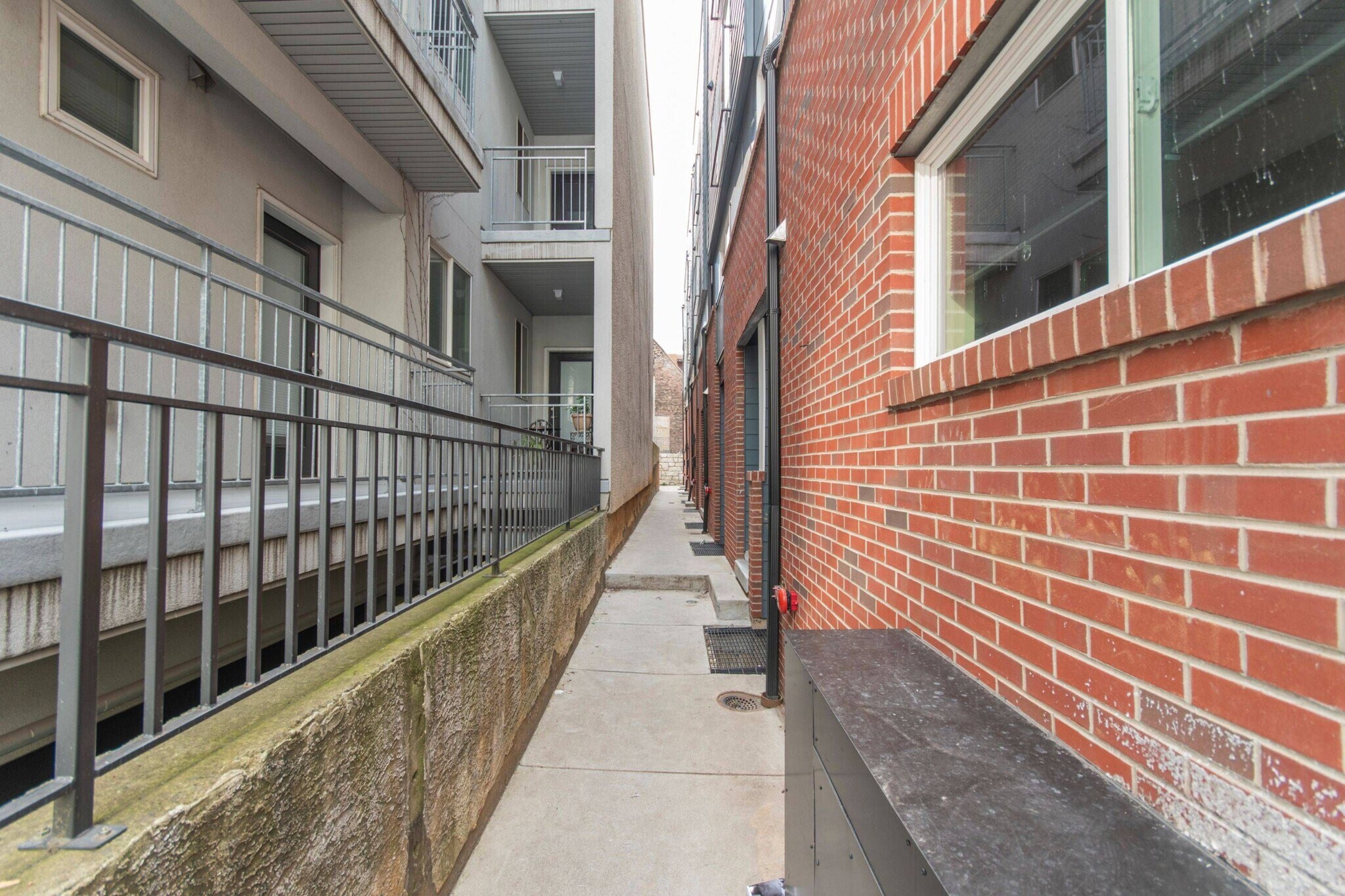 Building Photo - 1330 N 15th St