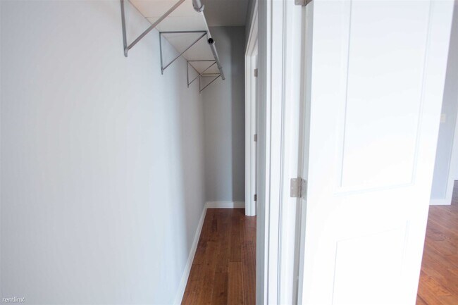 Building Photo - 2 br, 2 bath 4plex - 1926 BROWN ST Unit 3