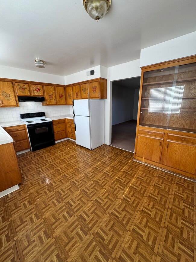 Building Photo - 2333 Franklin Ave