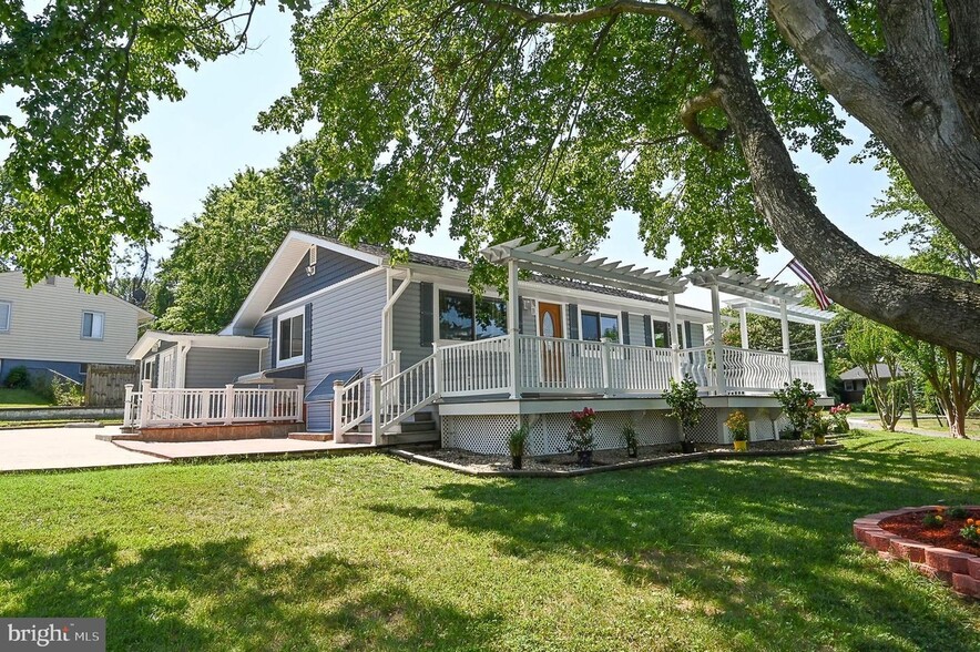 Building Photo - 5700 Chapin Ave