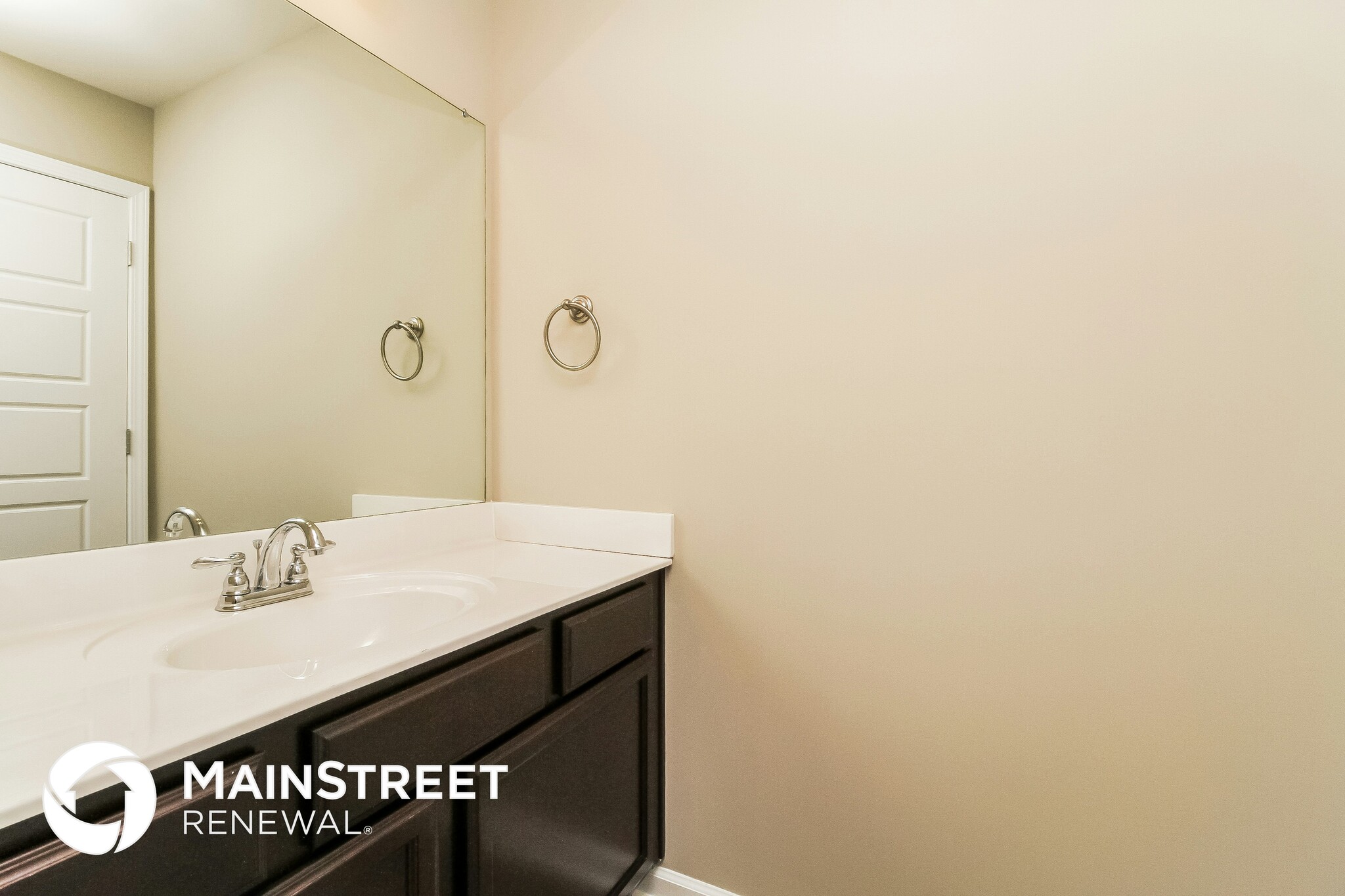 Building Photo - 109 Lyndhurst Dr