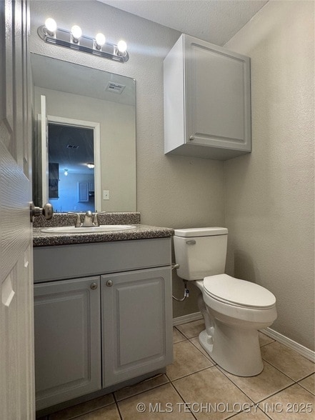 Building Photo - 14246 S Hickory St