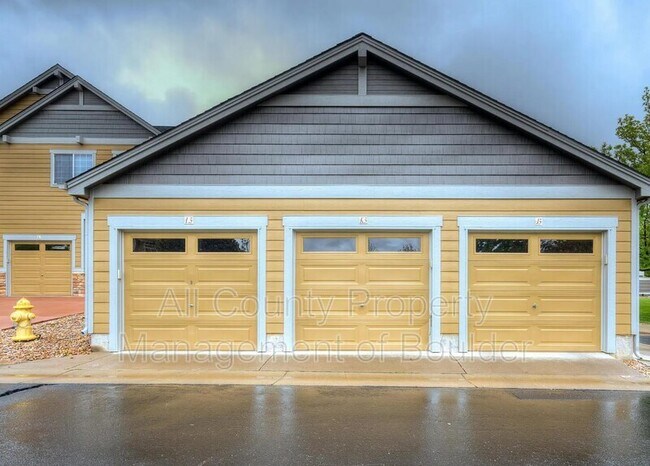 Building Photo - 14300 Waterside Ln