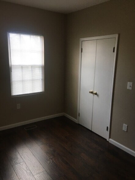 Building Photo - 3400 Fairview Ave