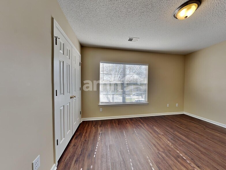 Building Photo - 405 White Bluff Ct