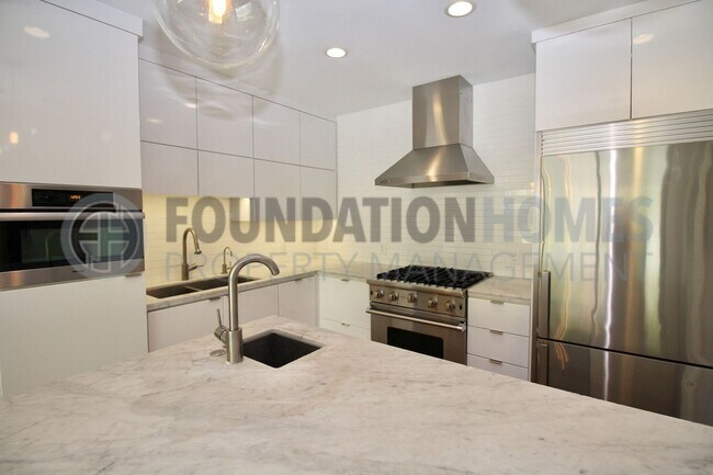 Building Photo - SHORT-TERM - Strawberry Retreat with Bay V...