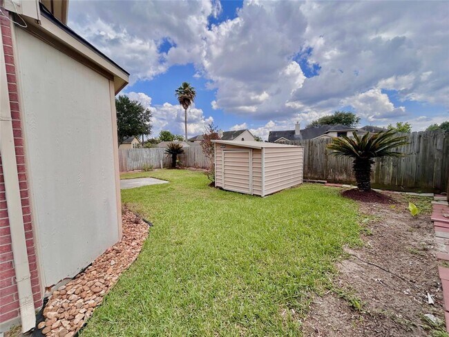 Building Photo - 2519 Silver Meadow Dr