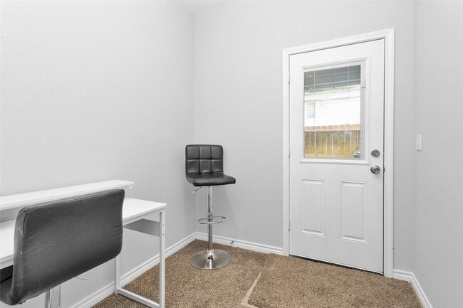 Building Photo - 286 Westchase St