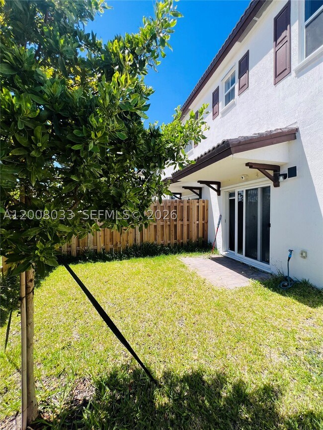 Building Photo - 2562 SE 29th Dr