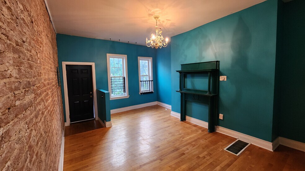 Living Area - 2539 N Howard St