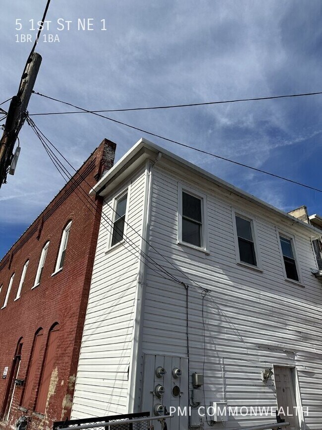 Building Photo - 5 1st St NE